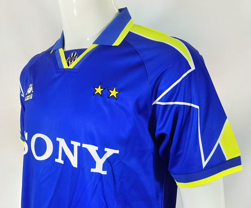 96-97 Juventus Away